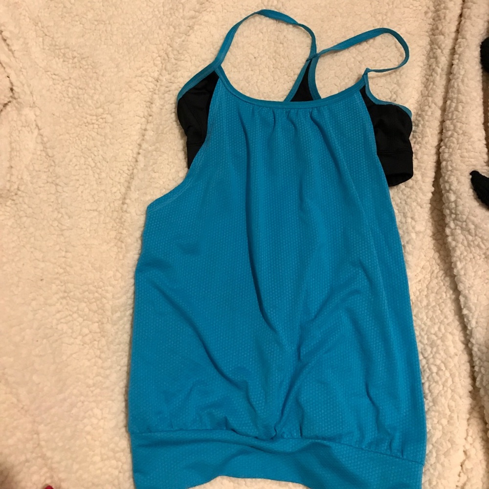Workout top bundle - Picture 4 of 4